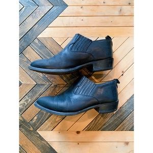 Vintage Frye Billy Western Ankle Bootie